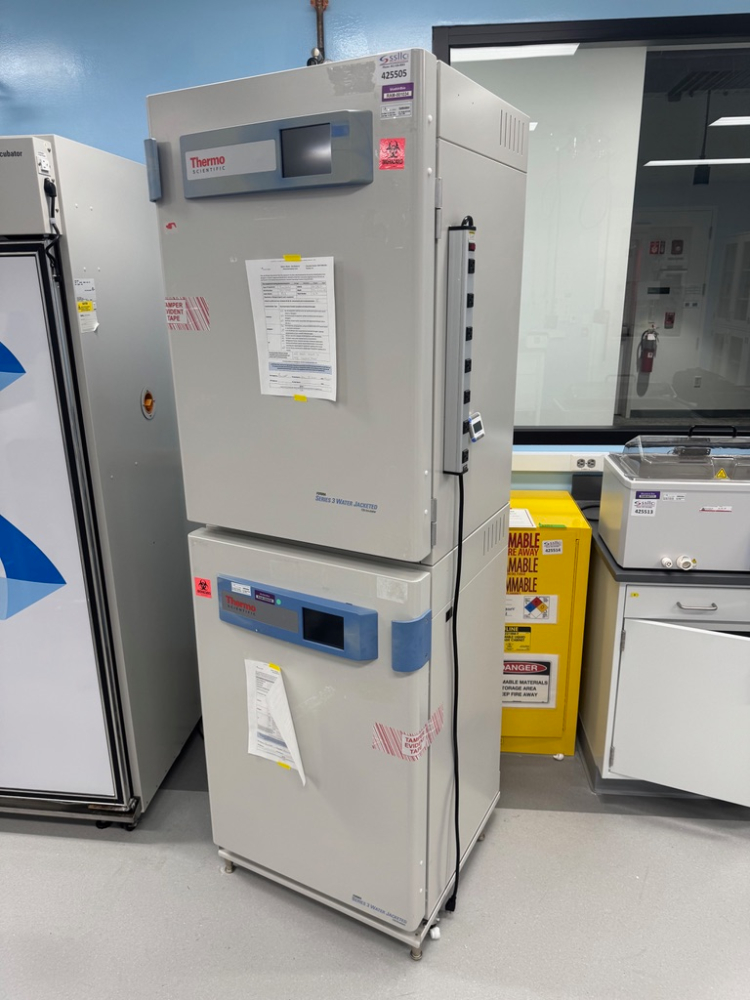 Image of Thermo Scientific Forma Series 3 Water Jacketed Doublestack CO2 Incubator